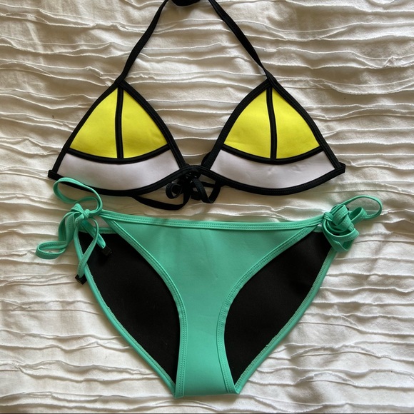 Faux Triangl Bikini - Picture 1 of 7